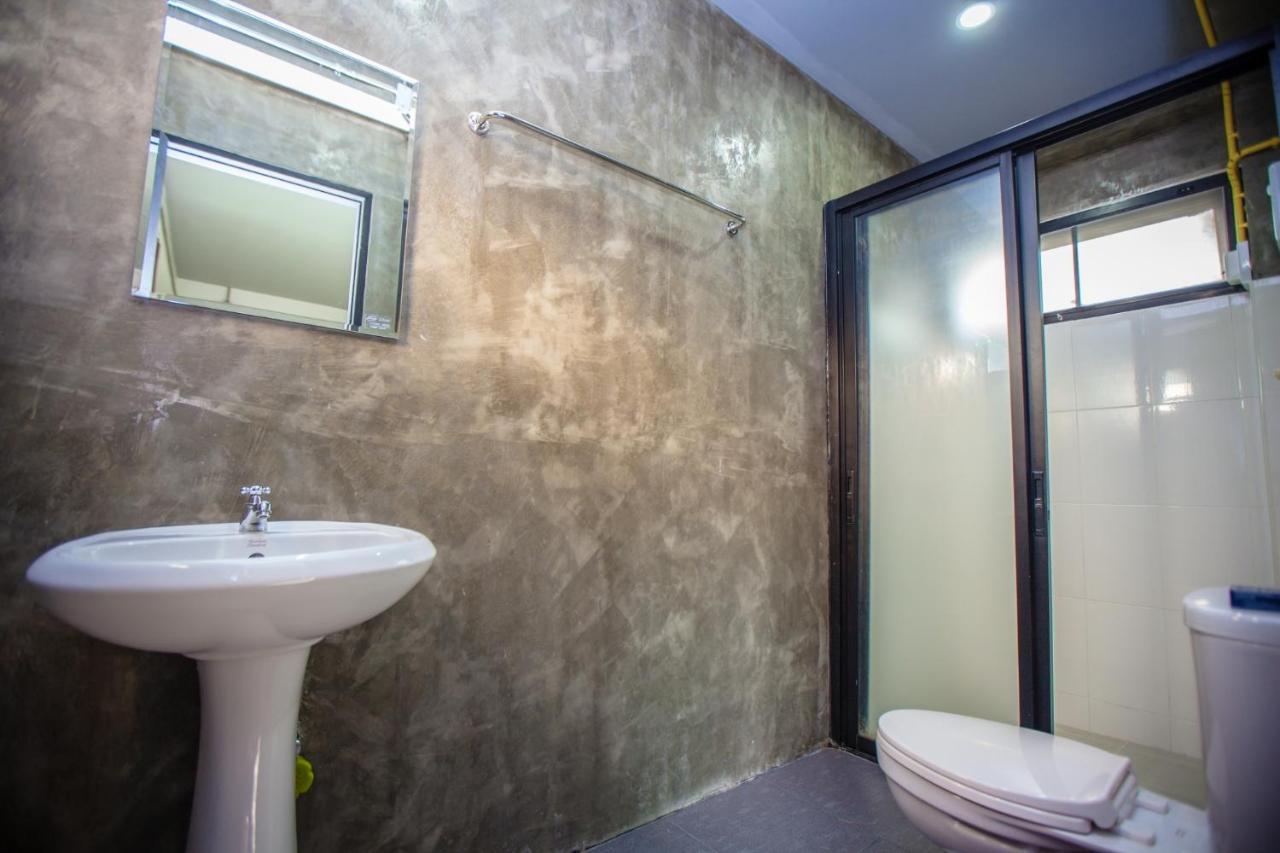 Br2 House Resort Пхаяу Экстерьер фото